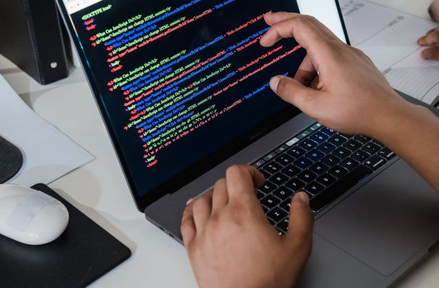Trẻ nên bắt đầu học Tin học từ đâu?
