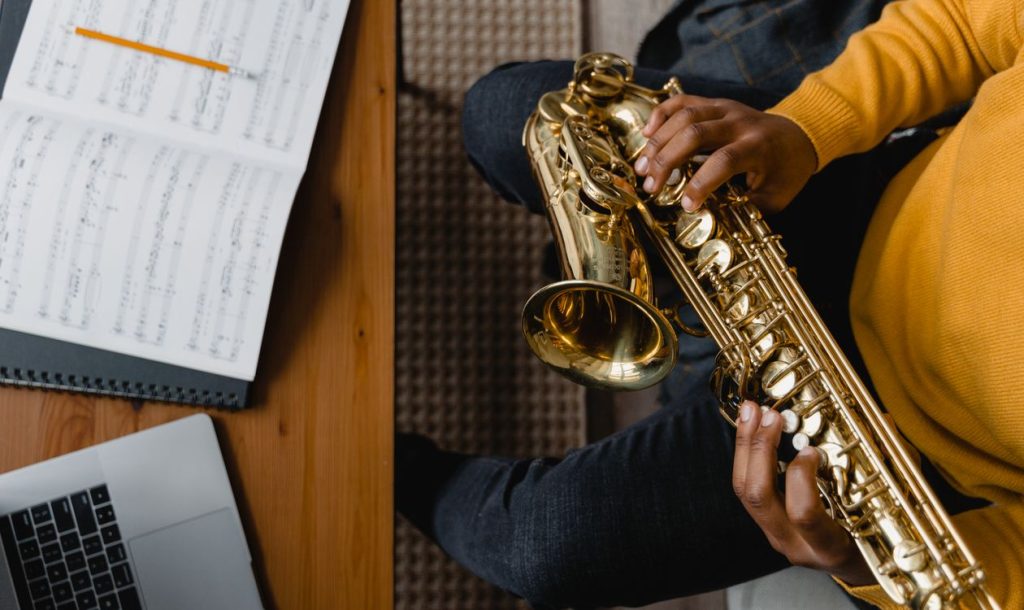 Long tone là gì? Người mới học Saxophone nên luyện thế nào?