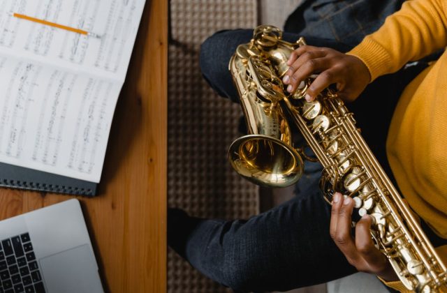 Long tone là gì? Người mới học Saxophone nên luyện thế nào?