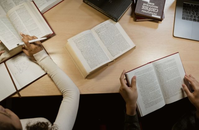 Khi nào nên chuyển từ học 1:1 sang học nhóm?