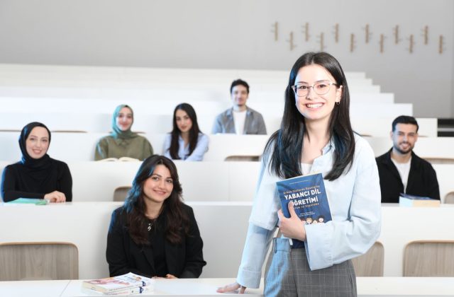 IELTS, TOEIC hay Tiếng Anh giao tiếp: nên học theo mục tiêu nào?
